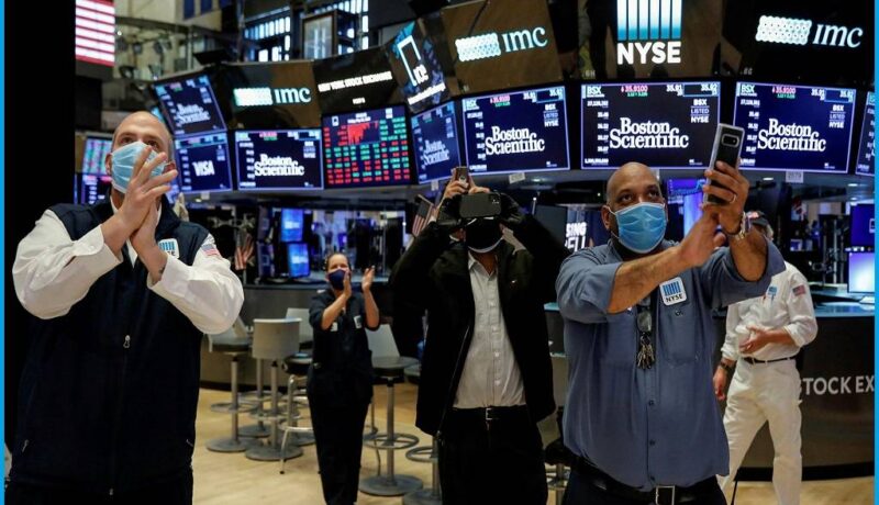 داو جونز يرتفع 400 نقطة بالمستهل مع انتظار حسم الانتخابات